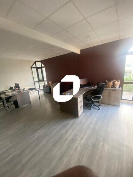 Flex in Boissy-Saint-Léger for sale - Interior Photo - Image 2 of 11