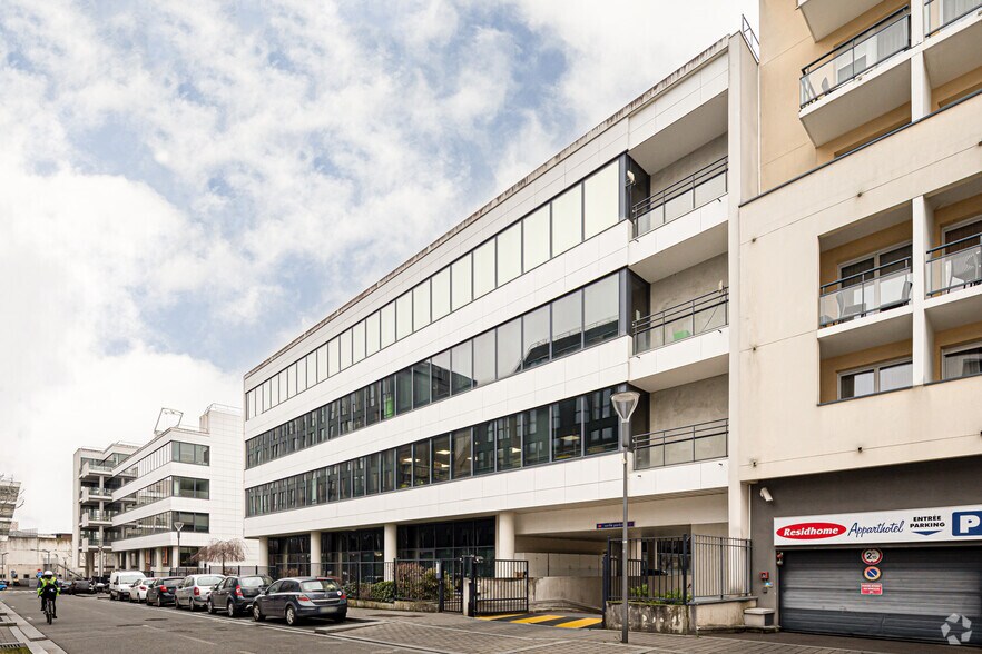 23 Avenue Carnot, Massy à louer - Photo du bâtiment - Image 3 de 3