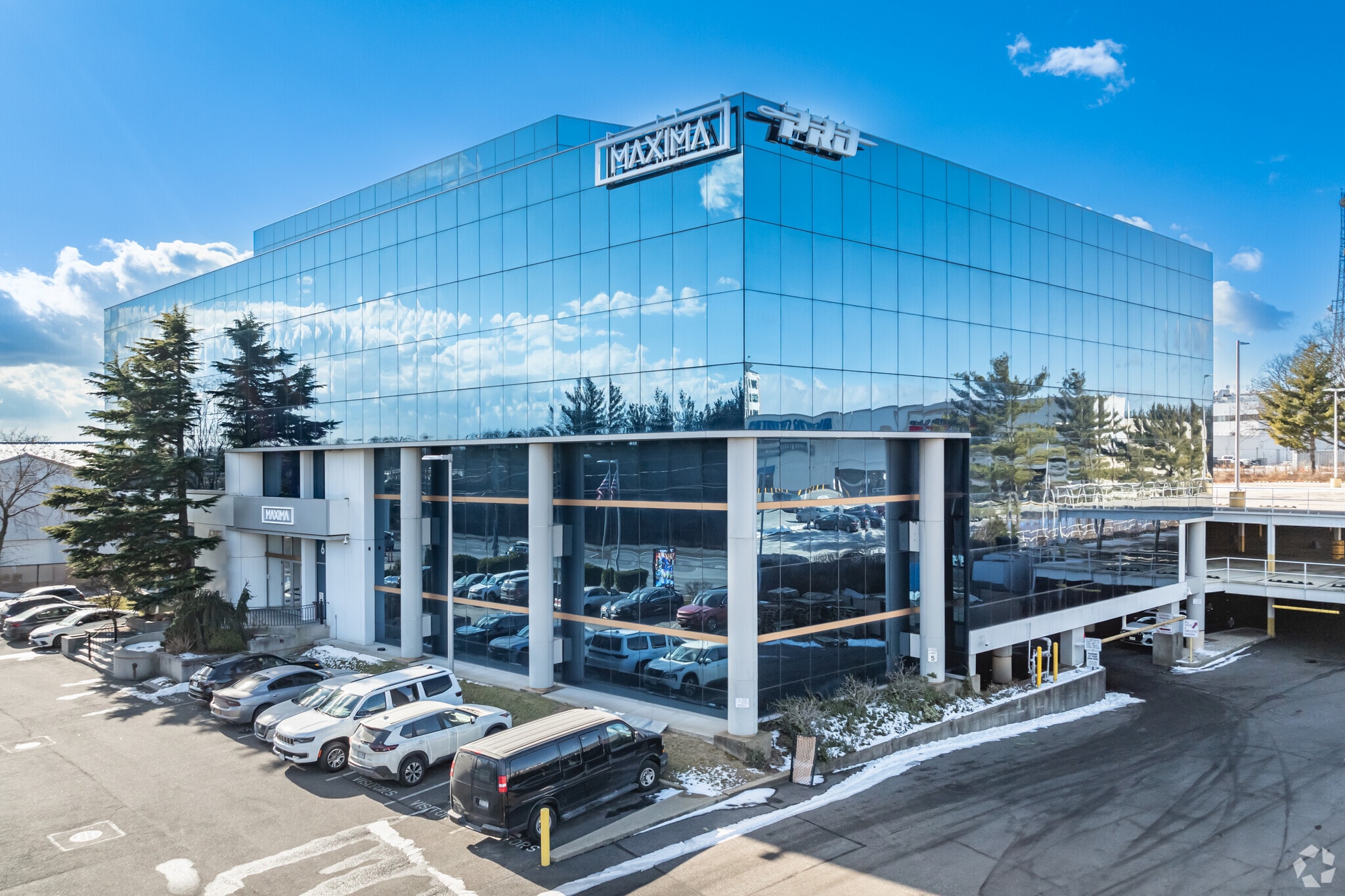 615 Merrick Ave, Westbury, NY à vendre Photo principale- Image 1 de 7