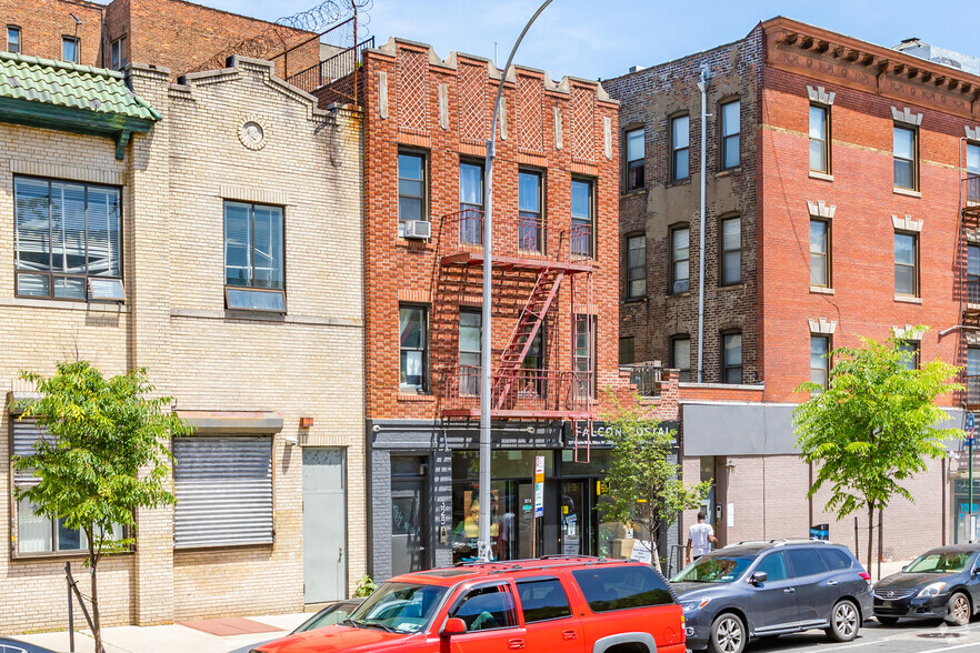 325 Empire Blvd, Brooklyn, NY for lease - Primary Photo - Image 1 of 6