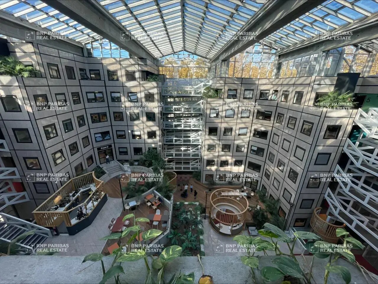 Office in Villeurbanne for lease Interior Photo- Image 1 of 25