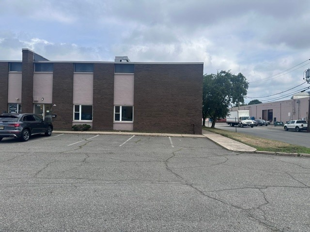 1421-1447 Pinewood St, Rahway, NJ for lease - Building Photo - Image 2 of 7