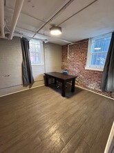 144 S 39th St, Omaha, NE à louer Photo intérieure- Image 1 de 4