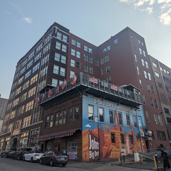 928 W Wyandotte St, Kansas City, MO for sale - Building Photo - Image 1 of 24
