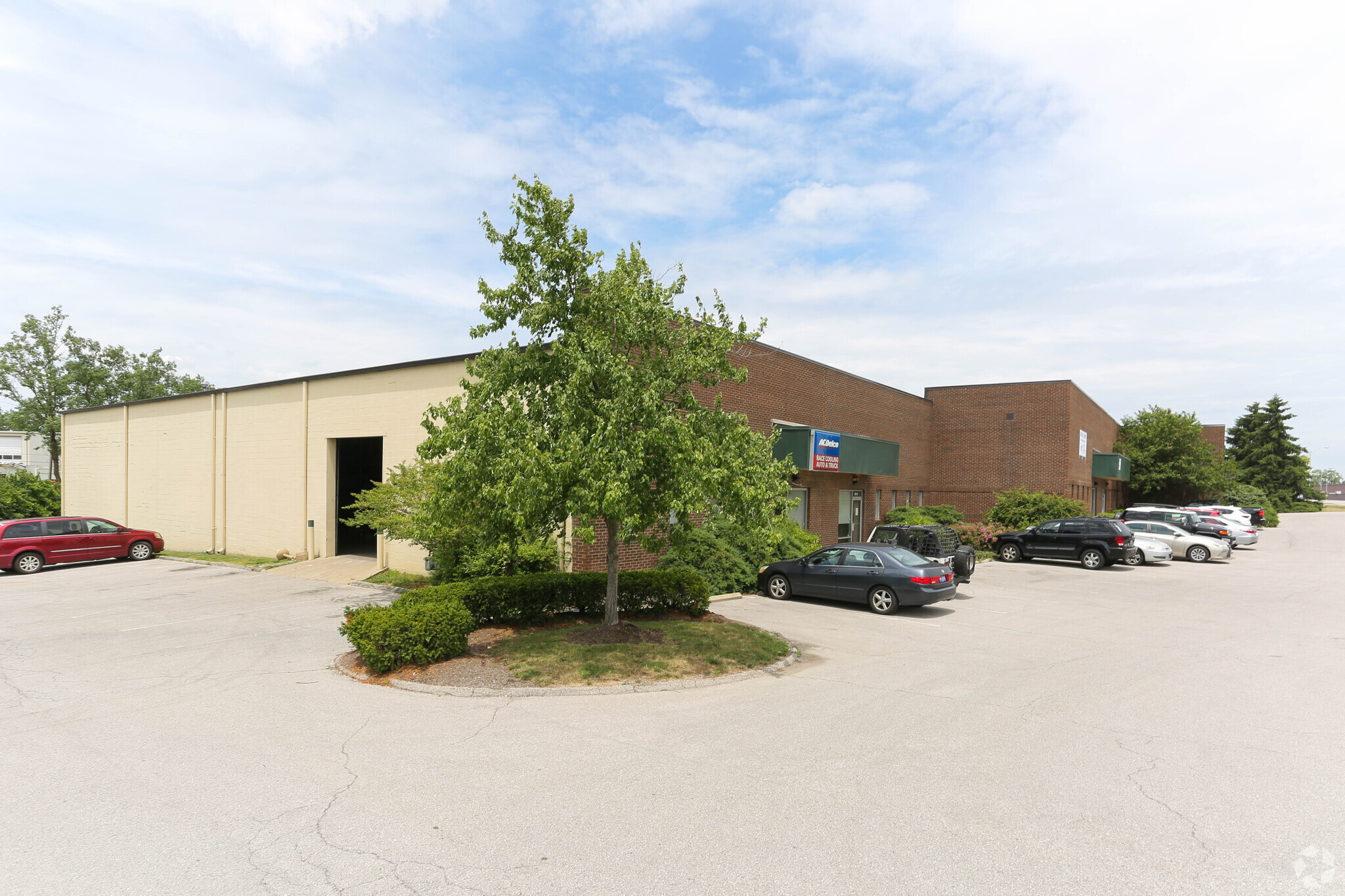 897 Nandino Blvd, Lexington, KY for lease Primary Photo- Image 1 of 3