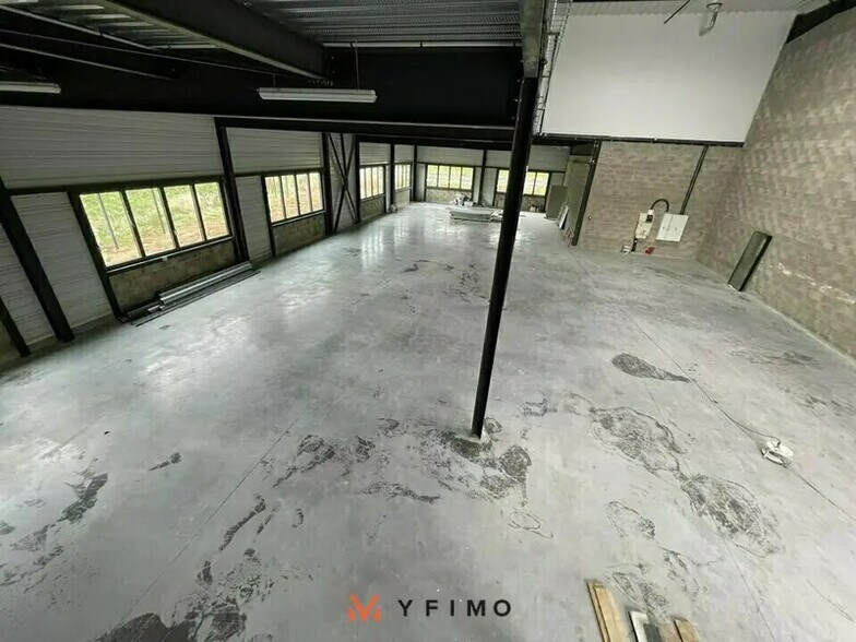 Flex dans Buchelay à louer - Photo du bâtiment - Image 2 de 8