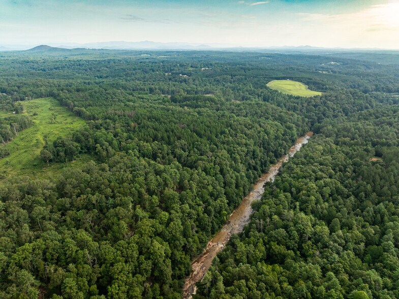 415 Silver Creek Rd, Central, SC à vendre - Photo du bâtiment - Image 2 de 22