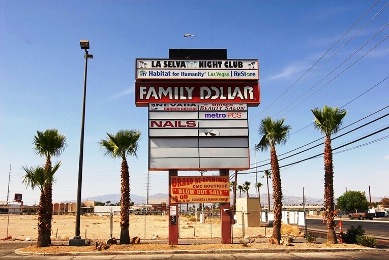 1401 N Decatur Blvd, Las Vegas, NV à louer - Photo du bâtiment - Image 3 de 8