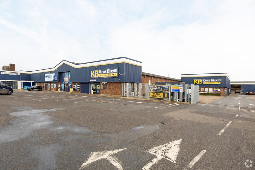 Layer Rd, Colchester for lease - Building Photo - Image 2 of 17