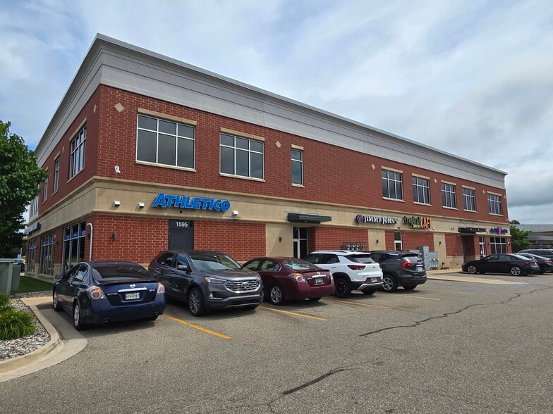 1595 W Lake Lansing Rd, East Lansing, MI for lease - Building Photo - Image 3 of 17