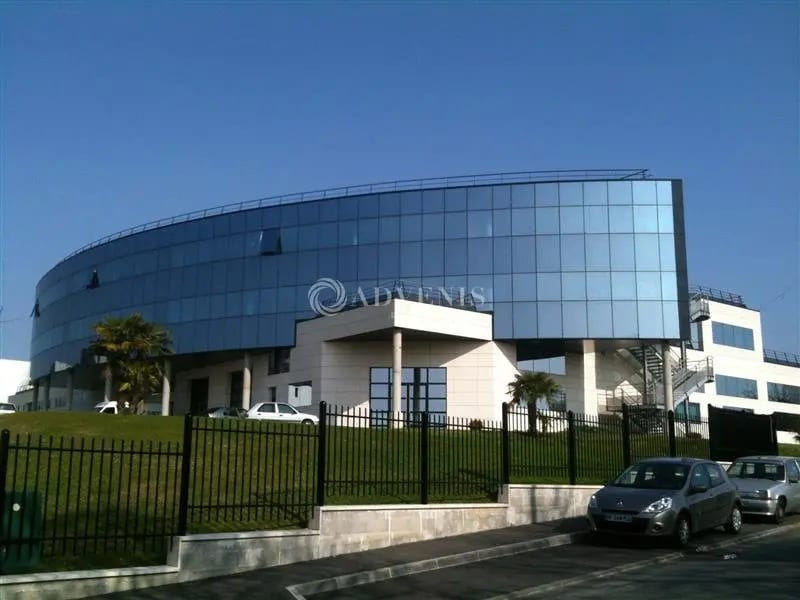 Office in Bry-sur-Marne for lease Building Photo- Image 1 of 6