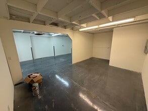 9907-9909 Canoga Ave, Chatsworth, CA for lease Interior Photo- Image 1 of 6