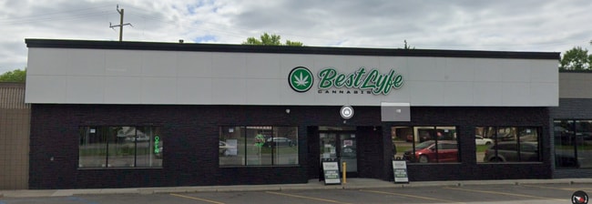 Plus de détails pour 32767 Woodward Ave, Royal Oak, MI - Commerce de détail à louer