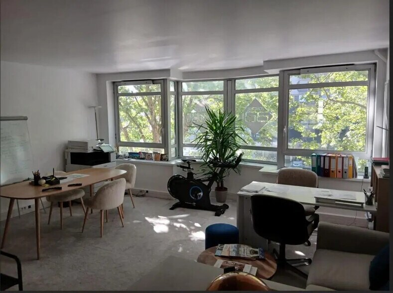 Bureau dans Boulogne-Billancourt à louer - Photo du bâtiment - Image 1 de 5
