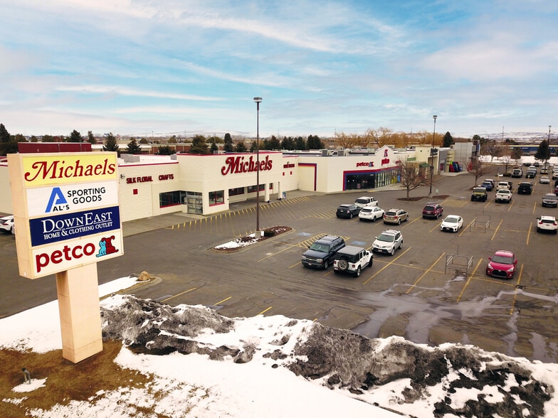 2345-2395 E 17th St, Idaho Falls, ID for lease - Building Photo - Image 1 of 2