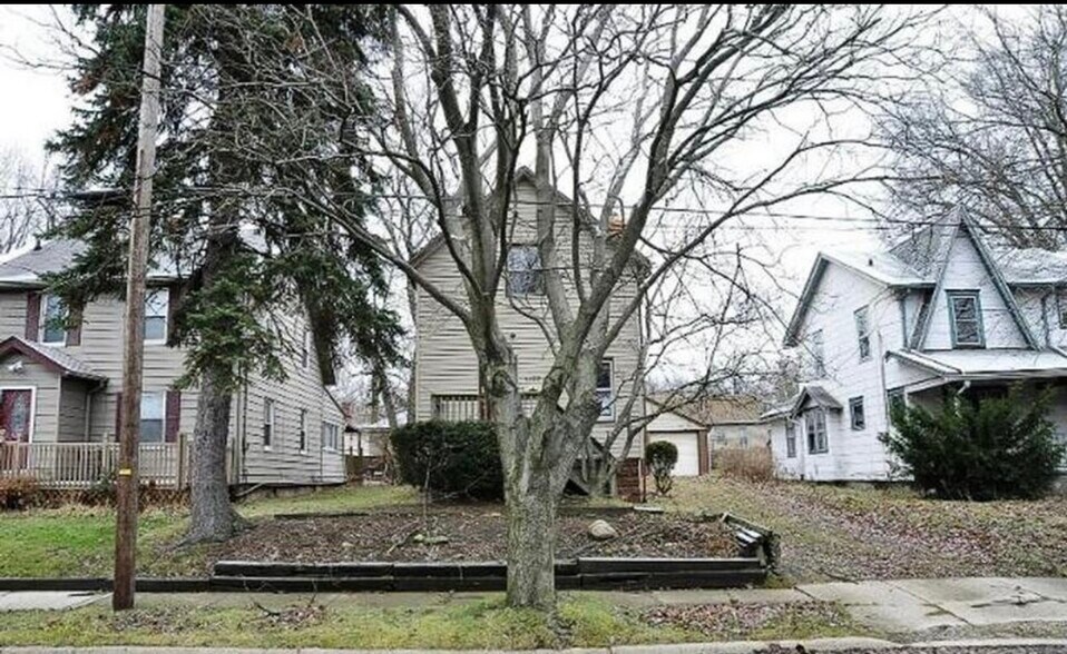 1123 Coventry St, Akron, OH à vendre - Photo principale - Image 1 de 1