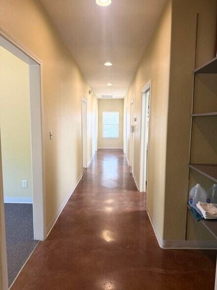 16239 Nacogdoches Rd, San Antonio, TX for lease - Interior Photo - Image 2 of 25