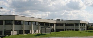 Plus de détails pour 100 Tower Dr, Burr Ridge, IL - Bureau à louer