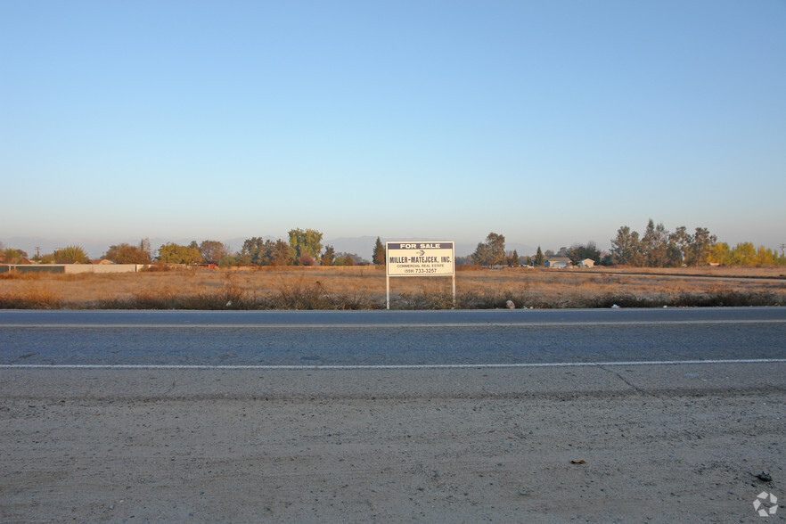 Hwy 198 @ Farmersville Blvd, Visalia, CA à vendre - Autre - Image 1 de 6