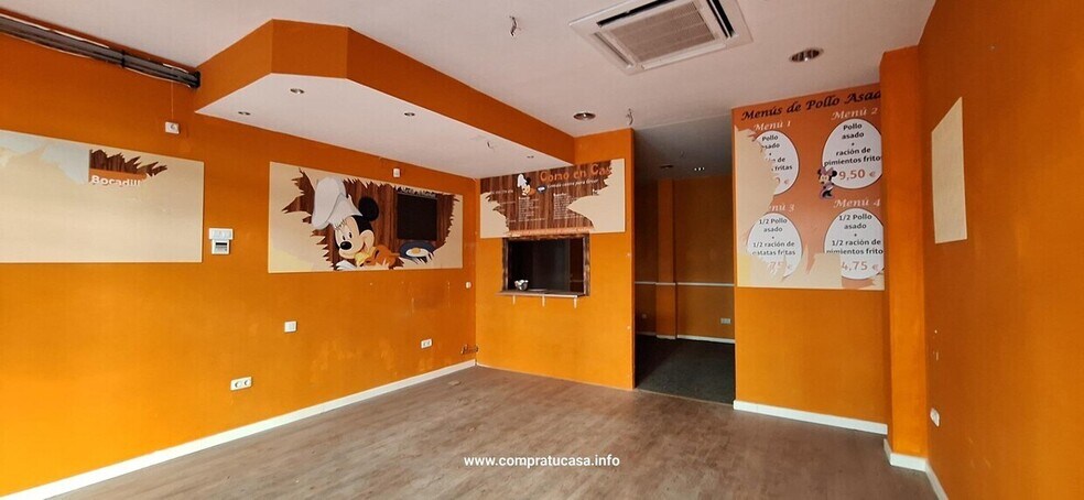 Retail in Segovia, Segovia for lease - Interior Photo - Image 2 of 2