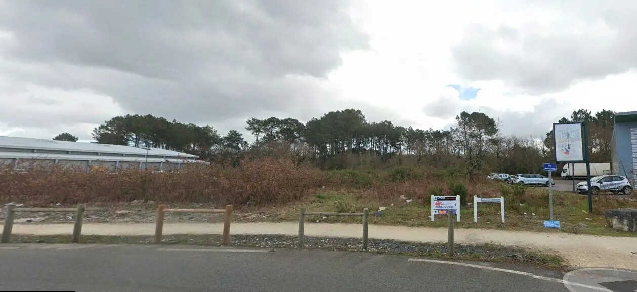 Land in Biganos for sale Building Photo- Image 1 of 3