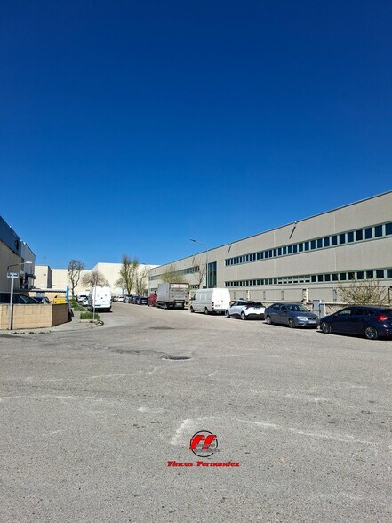 Industriel dans Velilla de San Antonio, Madrid à vendre - Photo du bâtiment - Image 3 de 3
