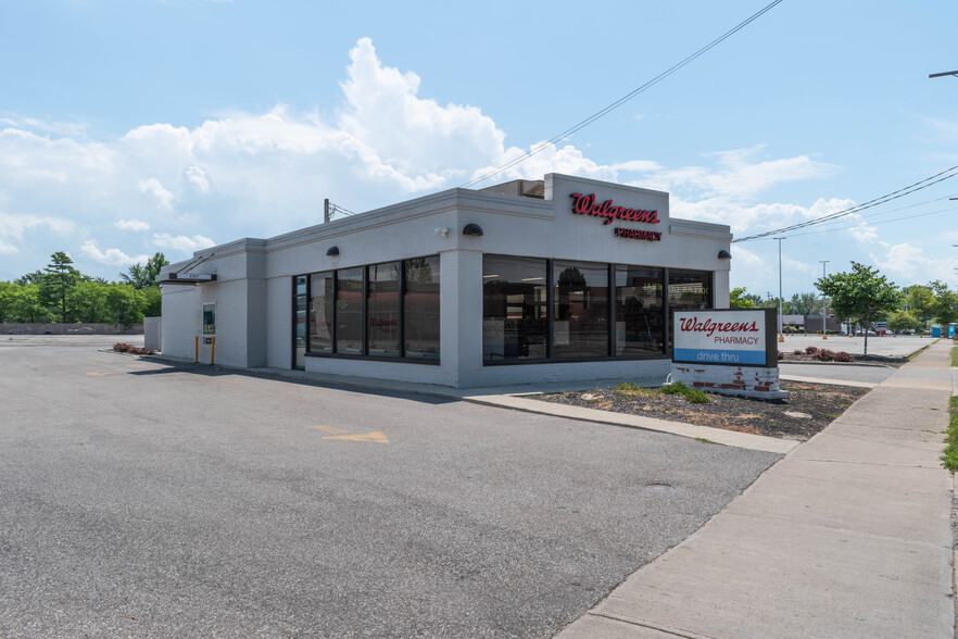 16100 Lakeshore Blvd, Cleveland, OH for sale - Building Photo - Image 1 of 5