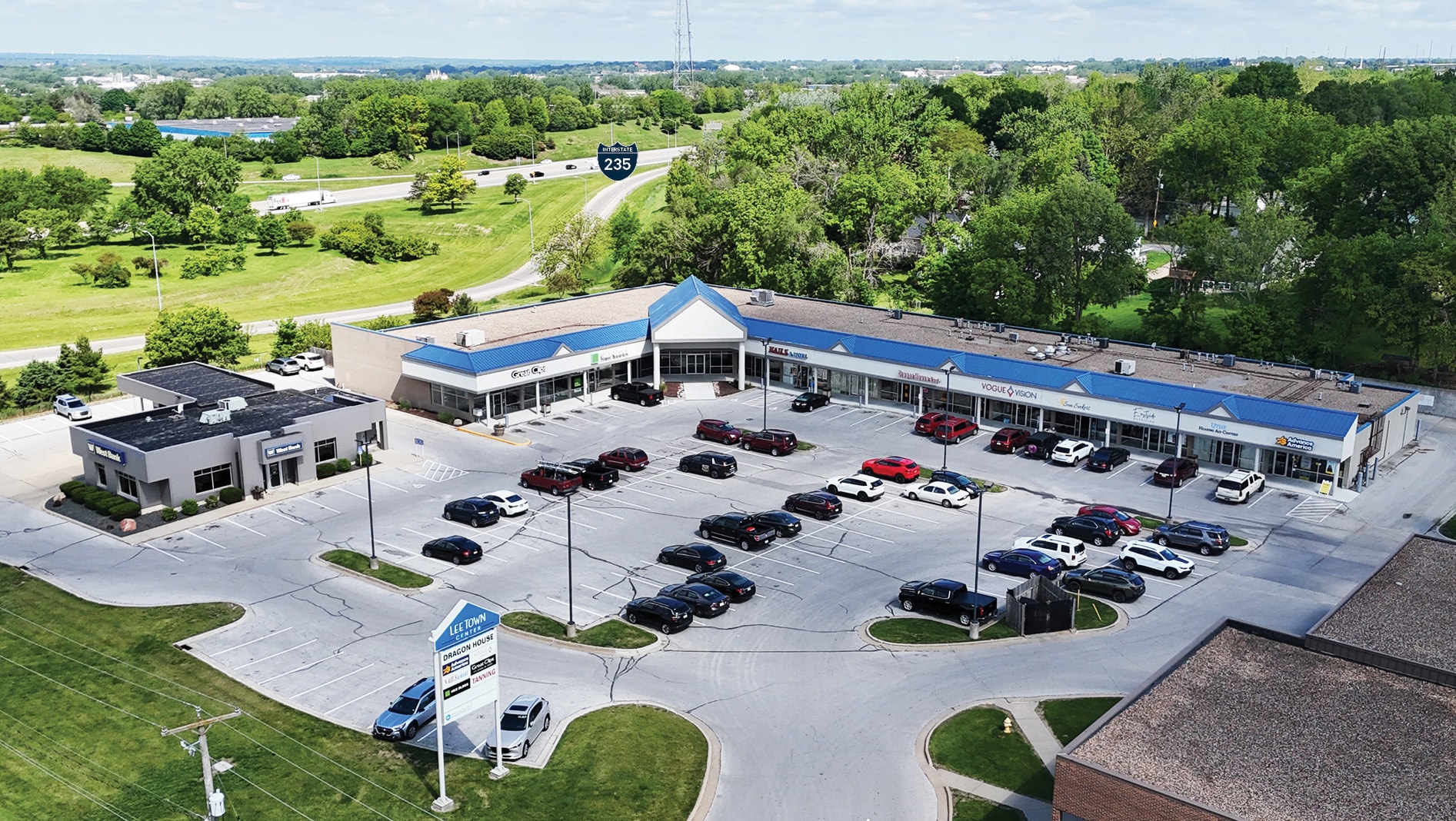 2450 E Euclid Ave, Des Moines, IA for lease Primary Photo- Image 1 of 2