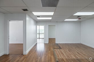 540 NW 165th St, Miami, FL for lease Interior Photo- Image 2 of 6