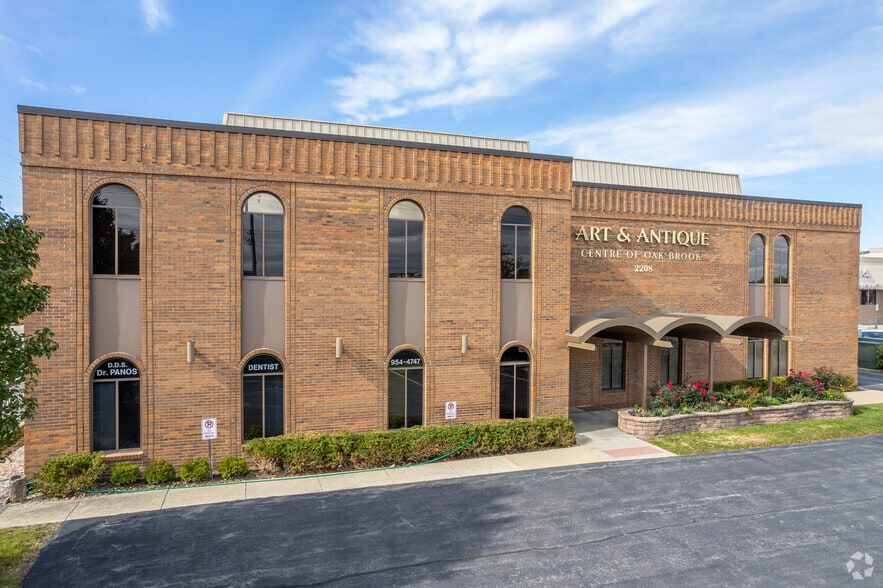 2208 Midwest Rd, Oak Brook, IL for lease - Building Photo - Image 3 of 9
