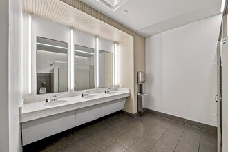6504 Bridgepoint Pky, Austin, TX for lease Interior Photo- Image 2 of 14