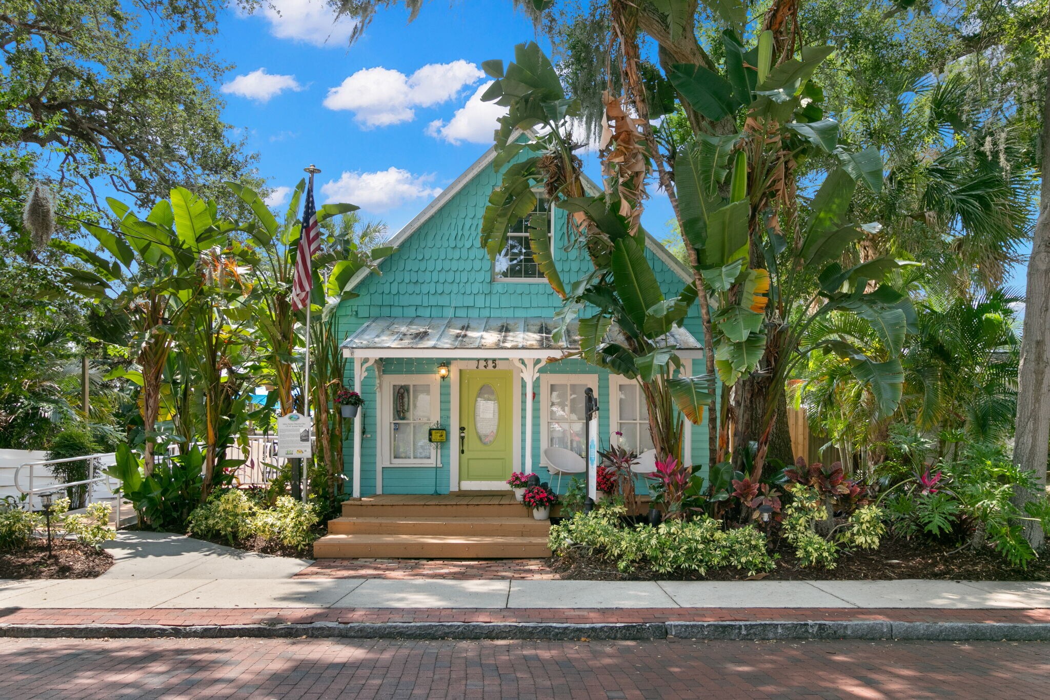 135 4th Ave N, Safety Harbor, FL à vendre Photo du bâtiment- Image 1 de 16