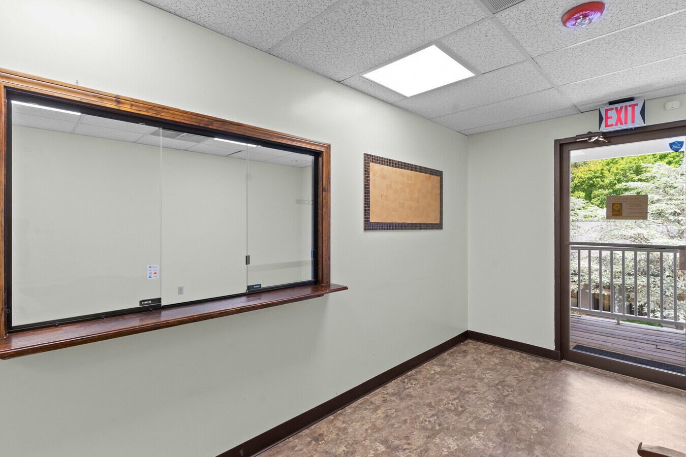 1050 Main St, East Greenwich, RI 02818 - Unité 24 - - Photo intérieure - Image 1 of 18