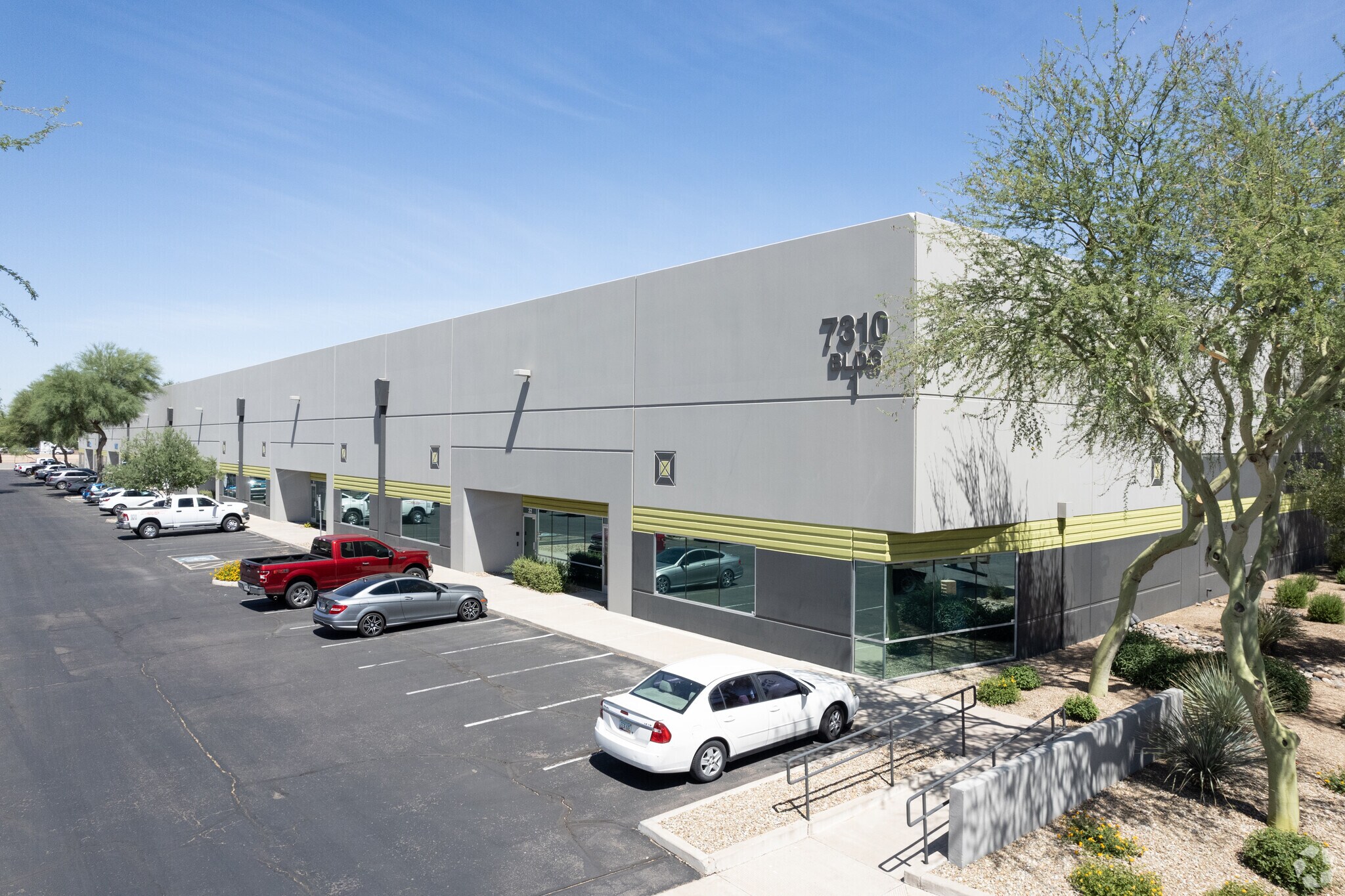 7310 W Roosevelt St, Phoenix, AZ à louer Photo du bâtiment- Image 1 de 12