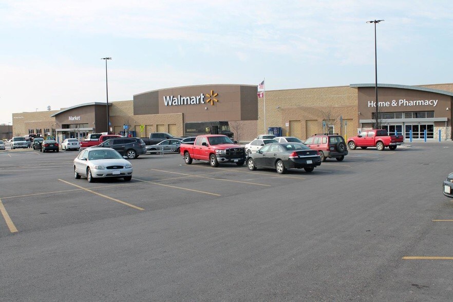 631 N Harvey Mitchell Pky, Bryan, TX à louer - Photo du bâtiment - Image 2 de 8