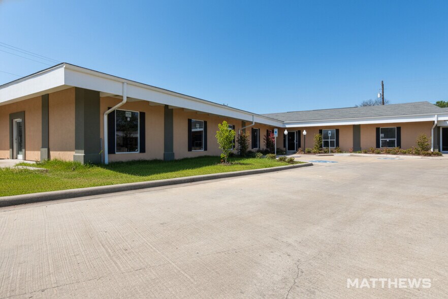 1108 W Highway 21, Caldwell, TX à vendre - Photo du bâtiment - Image 2 de 3