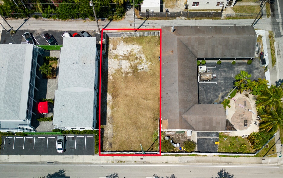 3201 Broadway, West Palm Beach, FL for sale - Building Photo - Image 2 of 8