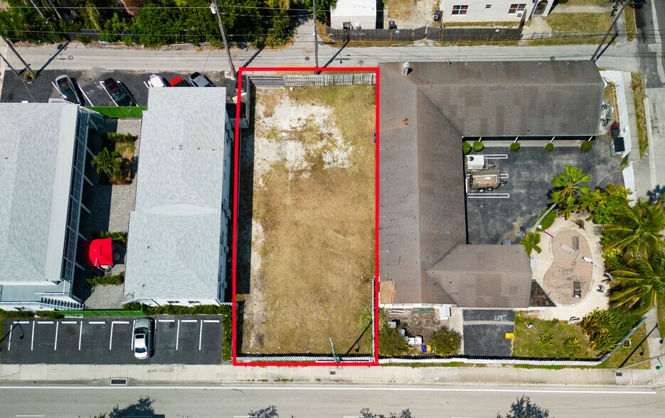 3201 Broadway, West Palm Beach, FL à vendre - Photo du bâtiment - Image 2 de 8