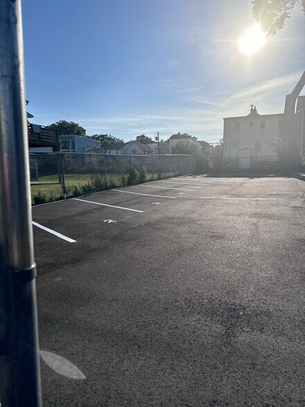 11 Brookdale Ave, Newark, NJ à louer - Photo du bâtiment - Image 3 de 12