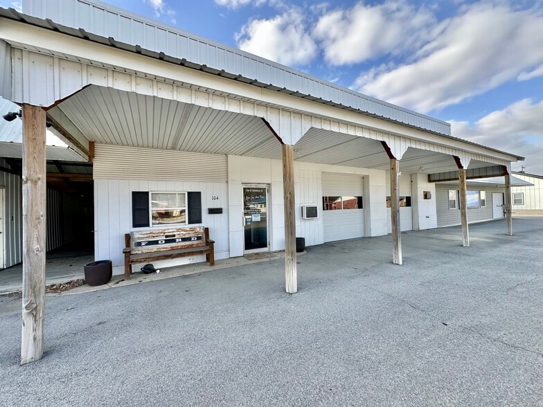 104 N Orange St, Butler, MO for sale - Building Photo - Image 2 of 21