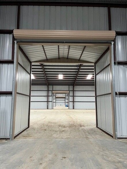 8440 E Hwy 67, Alvarado, TX for lease - Interior Photo - Image 3 of 15