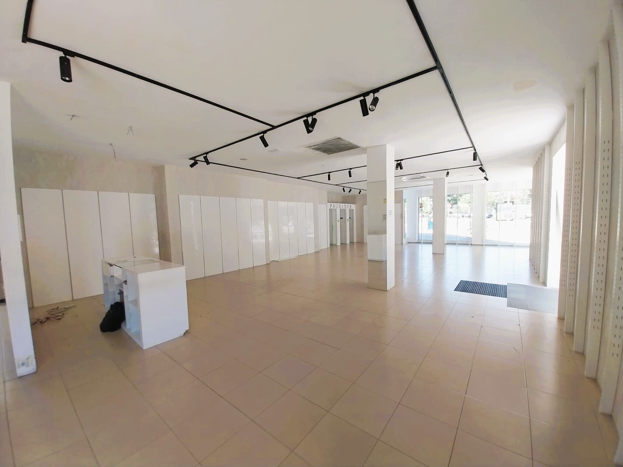 Retail in Madrid, Madrid for lease Interior Photo- Image 1 of 5