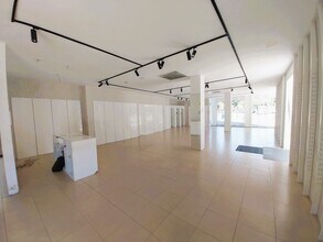 Retail in Madrid, Madrid for lease Interior Photo- Image 1 of 5