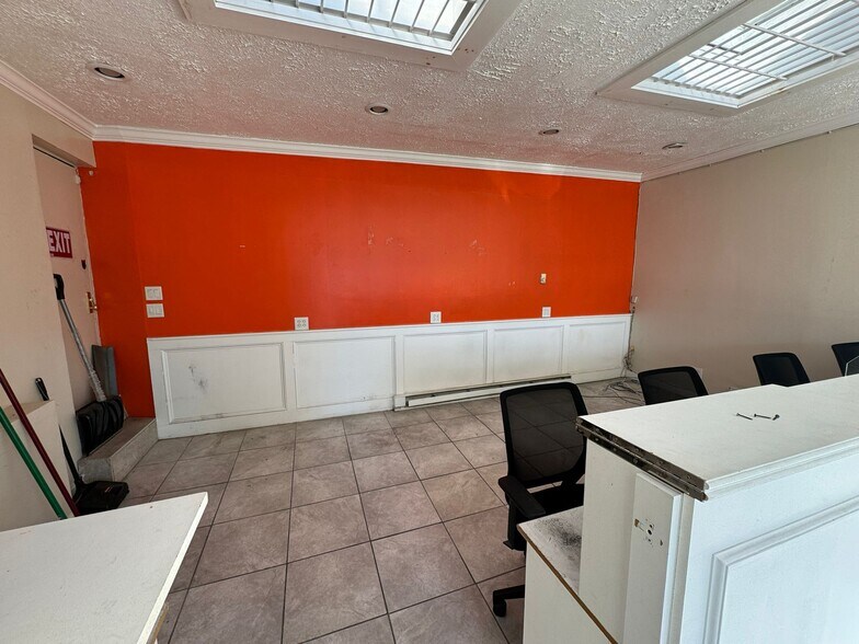 2043 Atlantic Ave, Brooklyn, NY à louer - Photo du bâtiment - Image 3 de 5