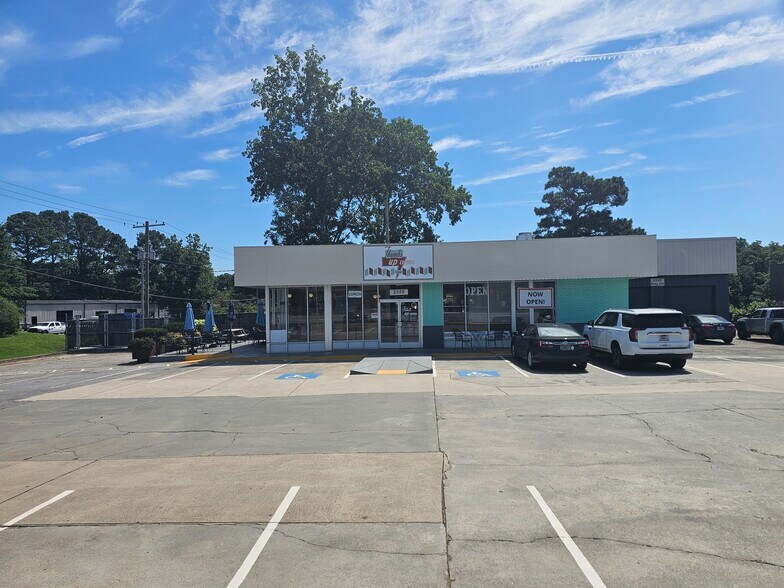 2320 Canton Rd, Marietta, GA for sale - Building Photo - Image 2 of 8