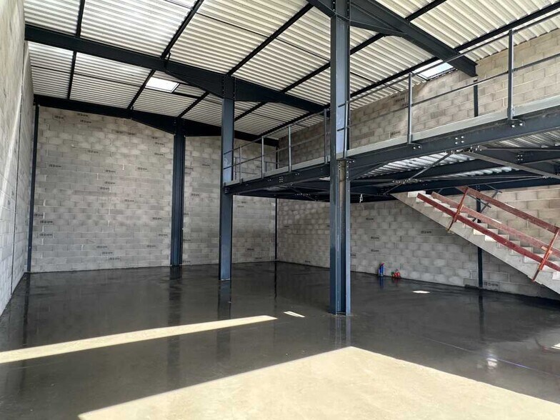 Flex in Villette-d'Anthon for lease - Building Photo - Image 2 of 21