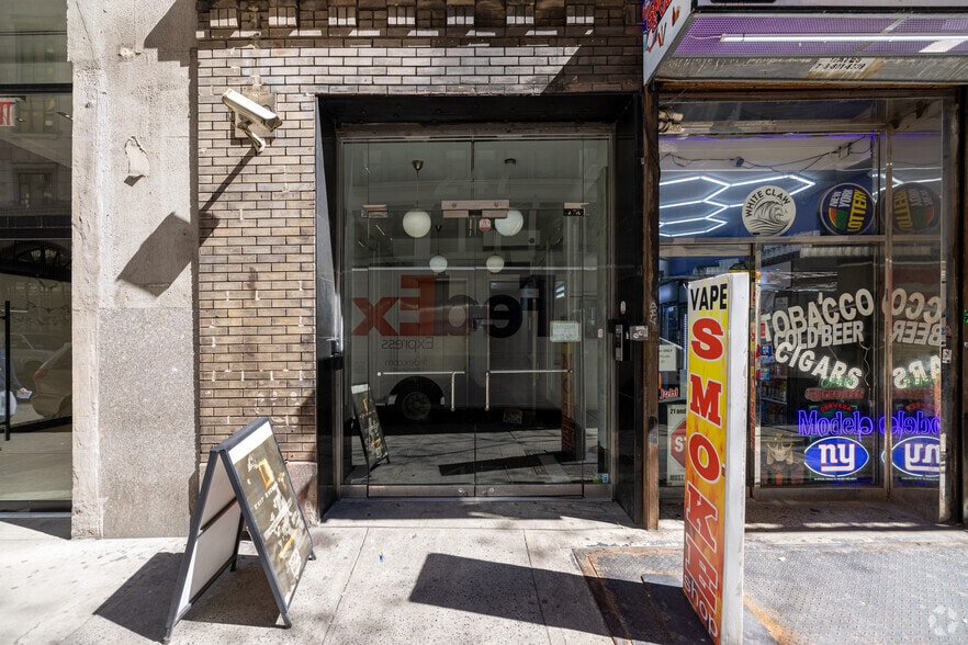 247 W 36th St, New York, NY for lease - Building Photo - Image 3 of 5