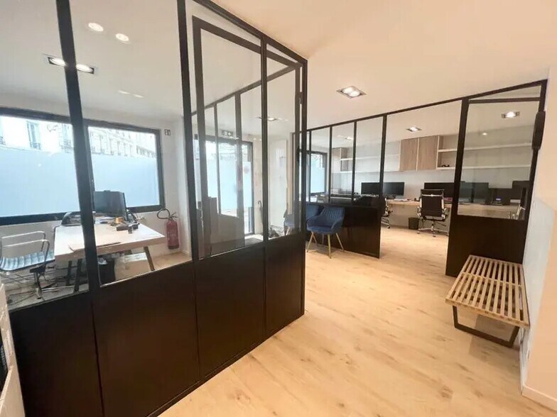 Immeuble residentiel dans Paris à vendre - Photo intérieure - Image 2 de 6