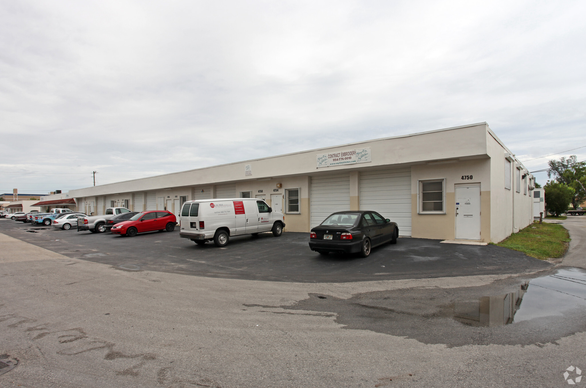 4750-4782 NE 10th Ave, Oakland Park, FL for lease Primary Photo- Image 1 of 4