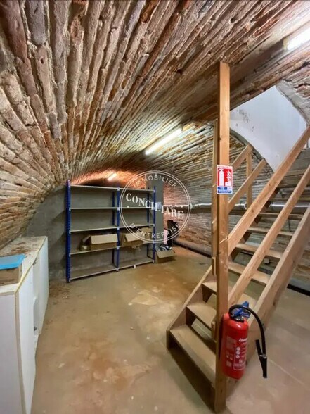 Retail in Toulouse for lease - Interior Photo - Image 3 of 4